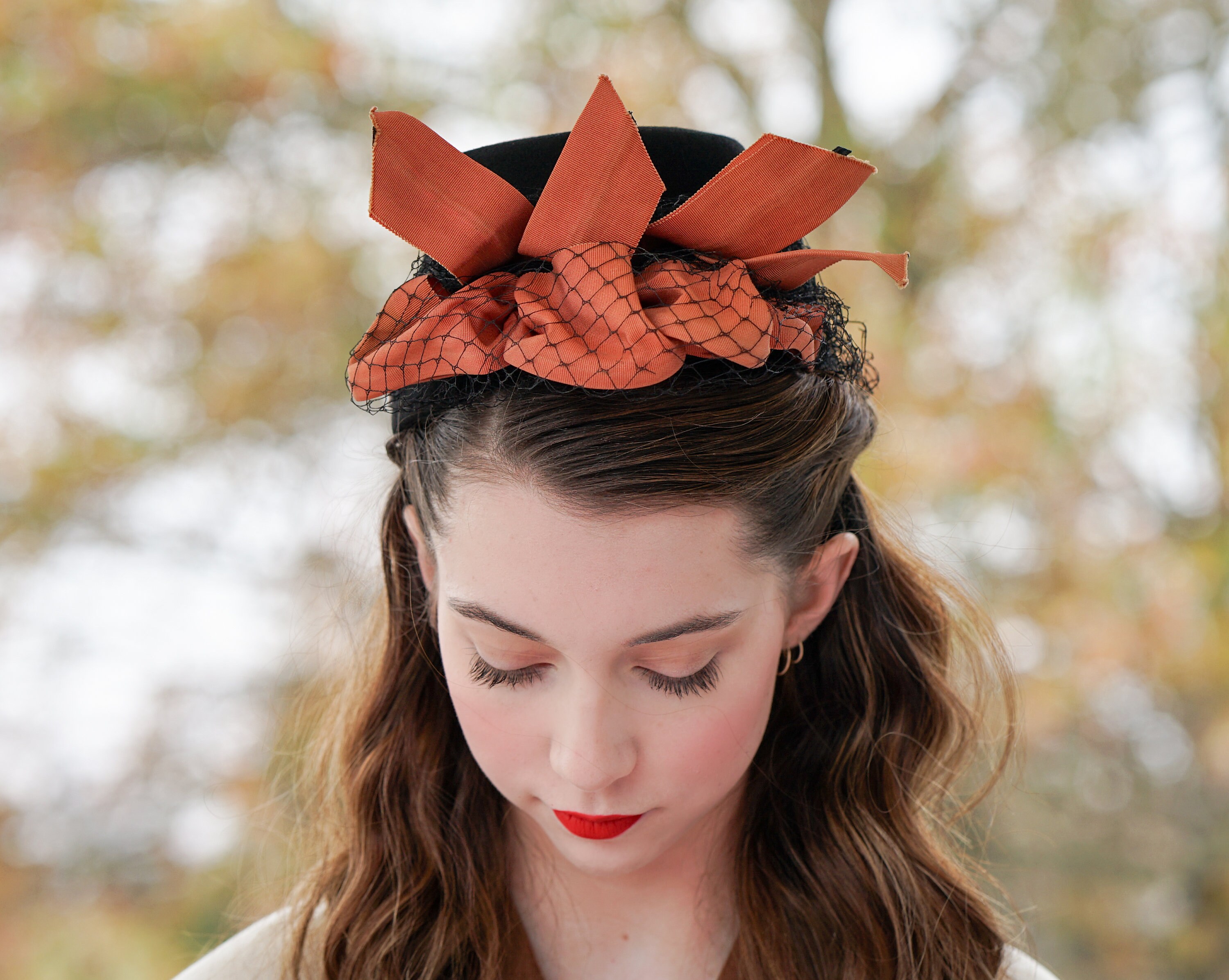 Vintage Bow Wool Felt Pillbox Hat New York Creation, Off-the  display picture 1