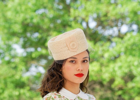 Vintage Straw Pillbox Hat with Veil, 1950s-60s Ha… - image 1