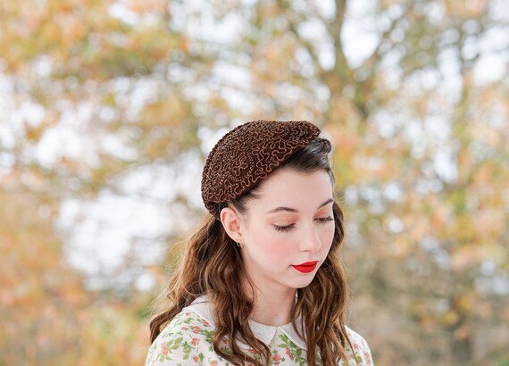 SCHIAPARELLI Vintage 1950s Beautiful Brown Beaded Pillbox Hat Schiaparelli 50 main image 4