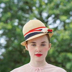 Vintage Kirsch Blumen Stroh Hut Bowler Hut, 1950er-60er Jahre Hut, Frauen Hut, Tee-Party Hut, Hochzeitshut, Retro MCM Hut, Cottagecore Hut