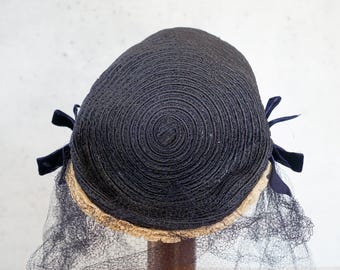 Vintage 1940s Straw Pillbox Hat With Veil by New York  display picture 1