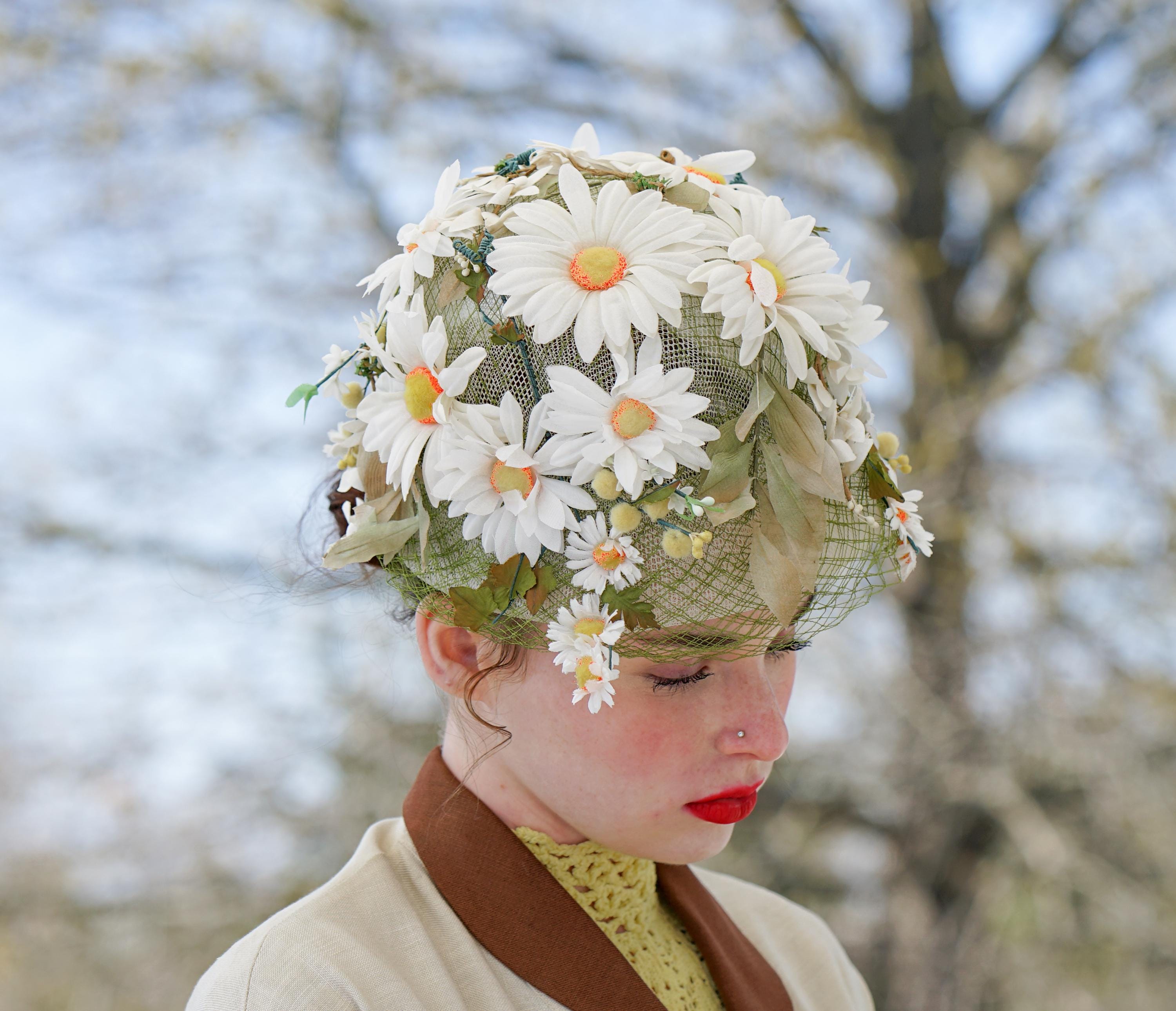Vintage 3D 1950s Daisy Bucket Cloche Hat Large Daisies Vintage Floral Daisy Cloche Hat, Bucket Hat, 1950s-60s Hat  main image 2