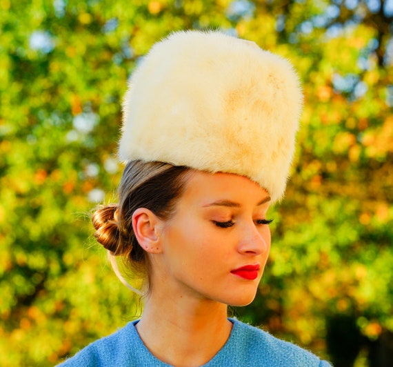 Vintage Rabbit Fur Cossack Hat, Cloche Hat, Vinta… - image 3