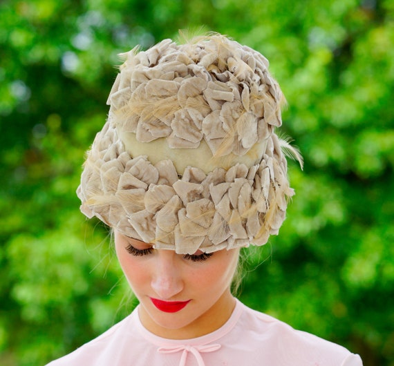 Vintage Velvet Cloche Hat with Feather, Bucket Ha… - image 4