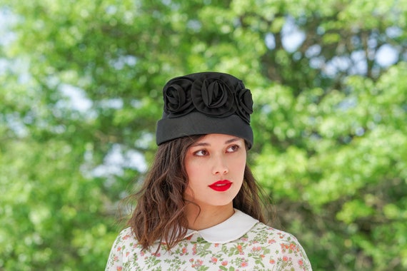 Vintage Floral Rosette Cloche hat, Vintage Hat, 1… - image 1