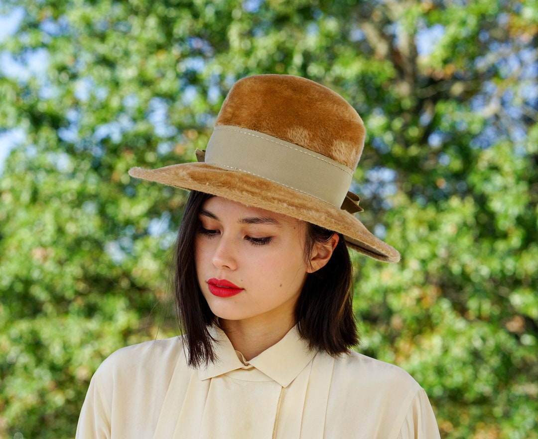 Vintage John Hanamaker Fur Felt Bowler Cloche Hat with Bow Beige Austria‎ Made Vintage john wanamaker fur - Gem main image 2