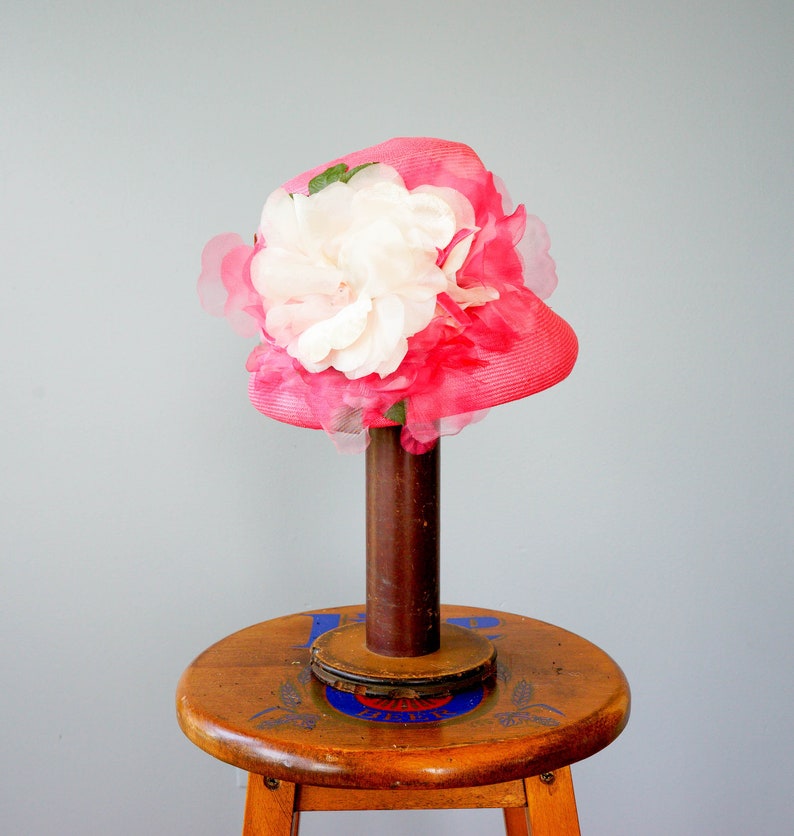 Vintage Hat 1950s 60s Hat Church Hat Kentucky Derby Hat Wedding Hat Vintage Straw Cloche Hat with Flower Bucket Hat Vintage Millinery