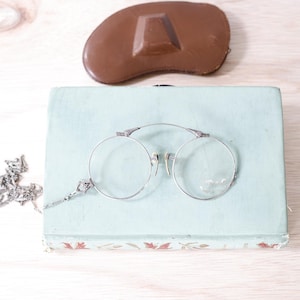 Pince nez chain - Etsy 日本