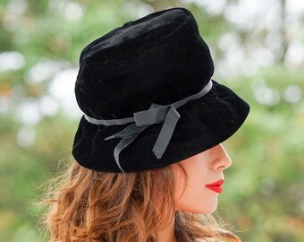 Vintage Velvet Bucket Hat, Cloche Hat, Vintage Hat, 1950s  display picture 3