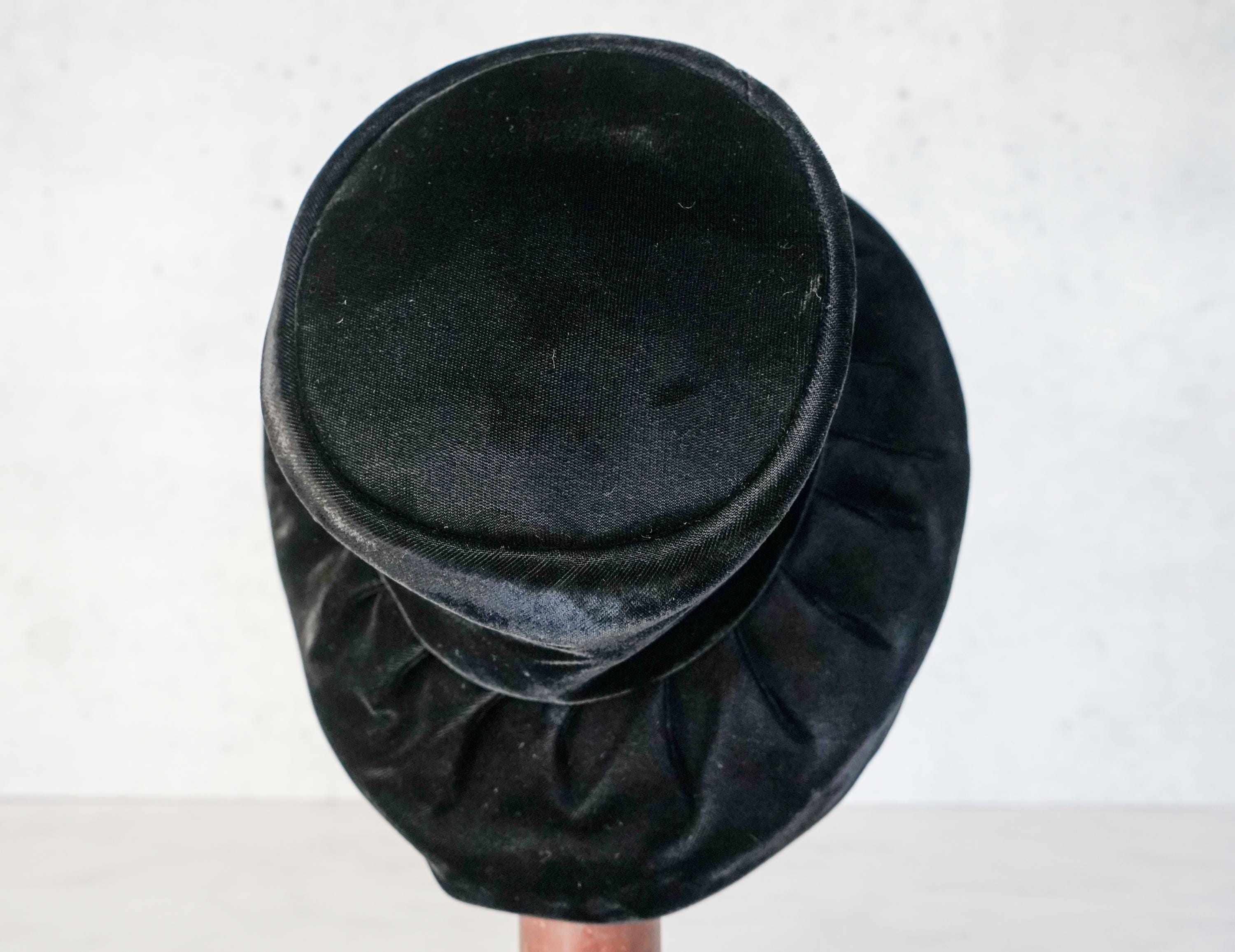 帽子 Vintage velours hat 帽子 Vintage velours hat Vintage 50s 60s Black Velvet Cloche
