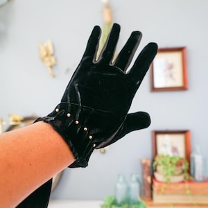 Vintage Black Silk Velvet Faux Pearl Gloves by Fownes/ 1950s-60s Gloves/ Ladies Gloves/ Evening Gloves/ Witchy Whimsigoth Gloves/ Coquette