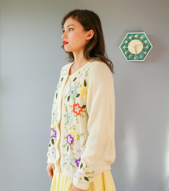 Vintage 1950s Embroidery Cardigan Size L, Women S… - image 2