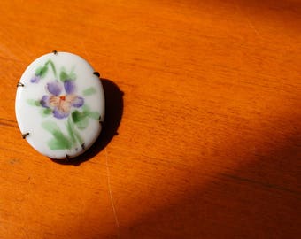 Hand Painted Porcelain Brooch, Vintage Jewelry, Vintage Brooch, Vintage Pin, Antique Jewelries, Ceramic Floral Brooch, Floral Pin, Retro Pin