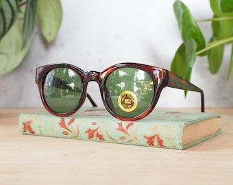 VINTAGE SUNGLASSES: 1980s Brown Tone New Old Stock Made in  display picture 3