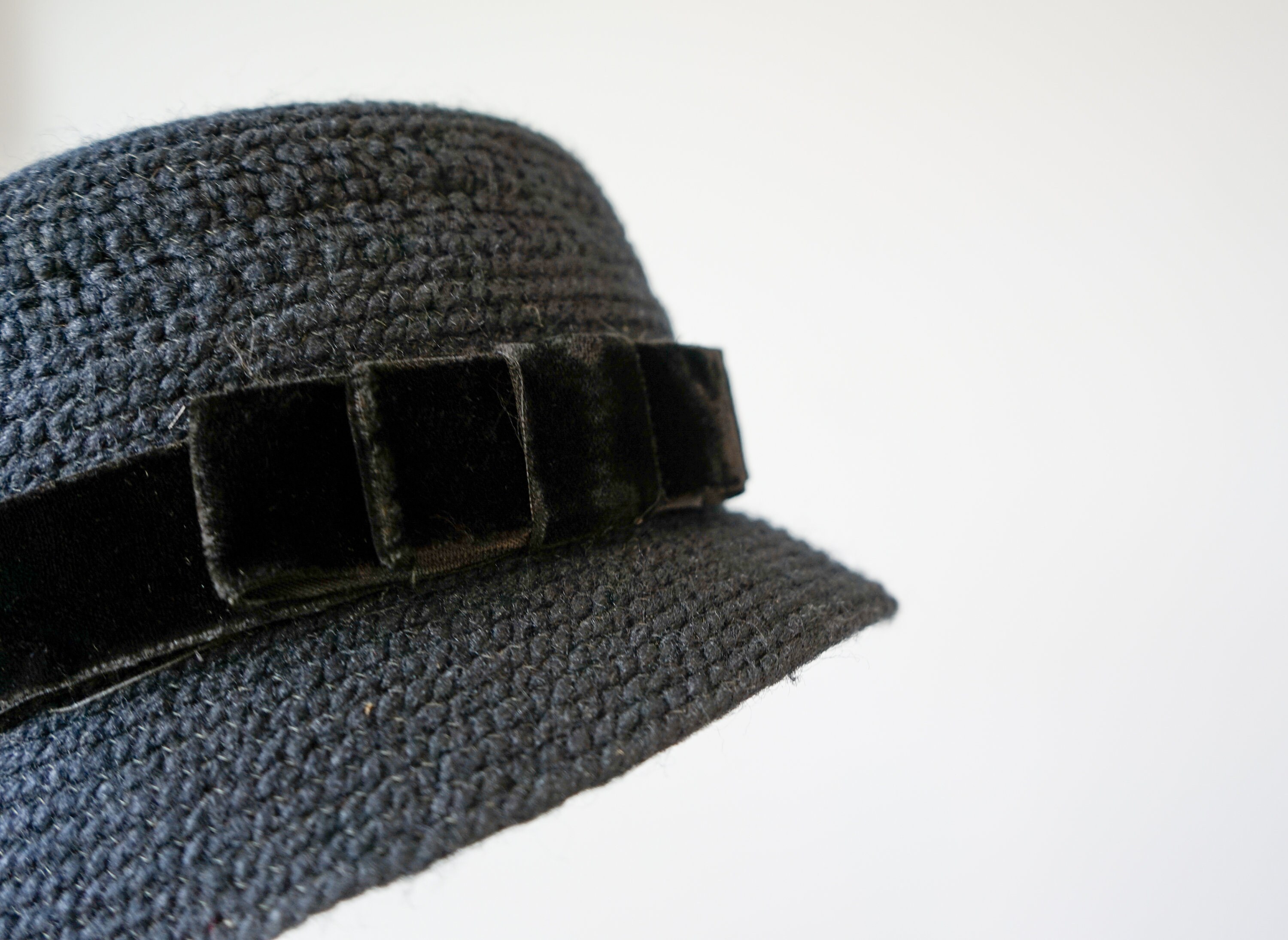 1940s 50s knit cloche hat with wide brim by Everitt Needlepoint Original Size 23 Vintage Everitt Woven Bucket Hat, Vintage Knit Hat, 1940s  main image 3
