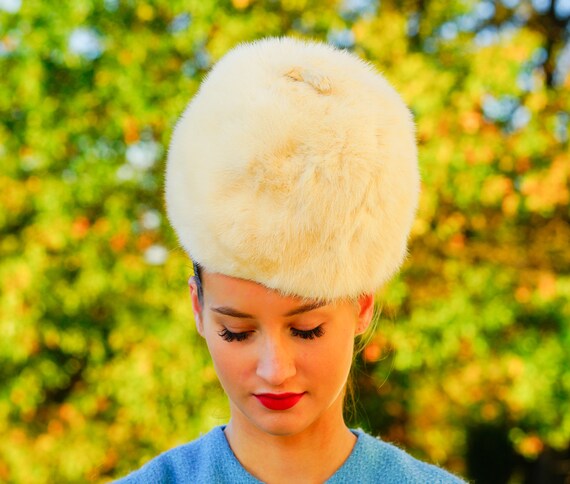 Vintage Rabbit Fur Cossack Hat, Cloche Hat, Vinta… - image 4