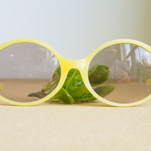 Vintage American Optical Sunglasses 1960&#39;s New old Stock/Vintage/Pop Art/60&#39;s Made In USA Yellow Frames Sunglass Oval shape