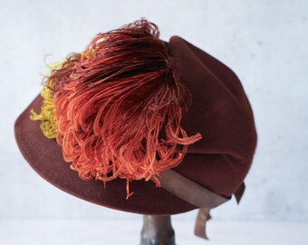 Vintage 1940s Wool Feather Tilt Fascinator Hat, Tilt Topper  display picture 1