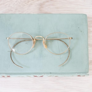Vintage Bausch and lomb round 1940s Eyeglasses/ Vintage Frames/ Hipster/ gold tone made in USA 12k gold filled