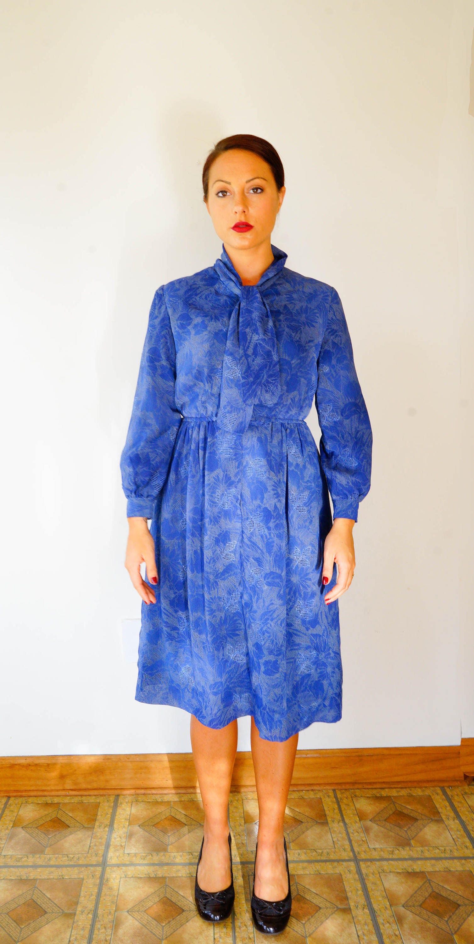 gal meets glam blue floral dress Blue Floral V-Neck Ruffle Maxi Dress