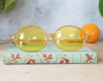 Vintage Sunmodes Sunglasses 1960's New old Stock/Vintage//60's Made In USA yellow and clear