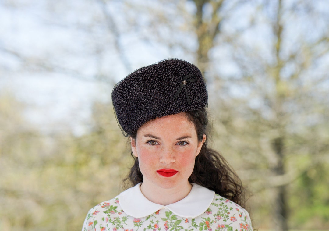 Vintage Straw Pillbox Hat With Veil, 1950s-60s Hat, Vintage  display picture 1