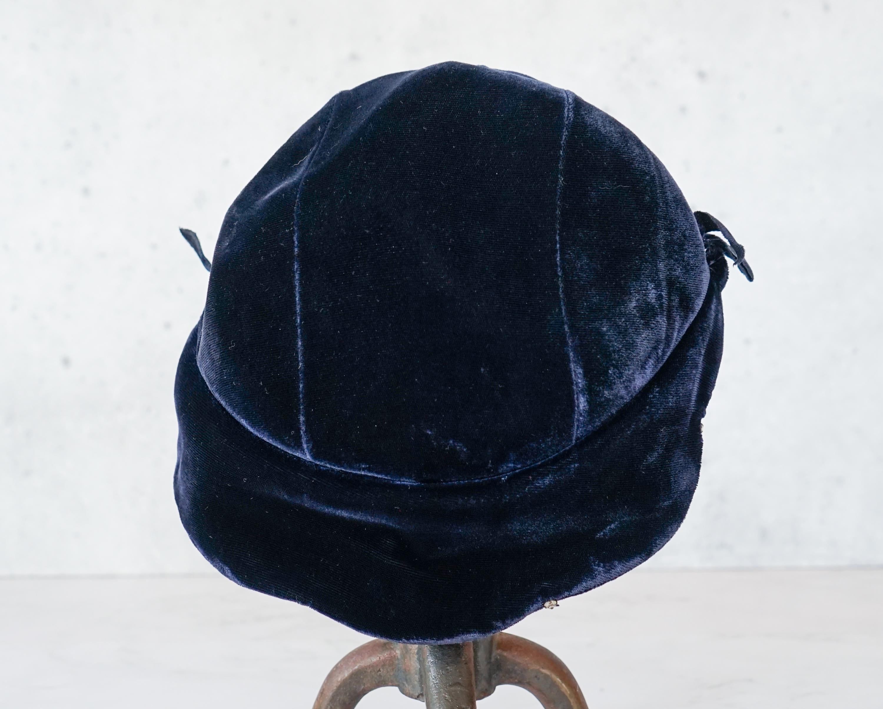 Vintage Rhinestones Velvet Tilt Hat, 1940s-50s Hat, Vintage  display picture 2