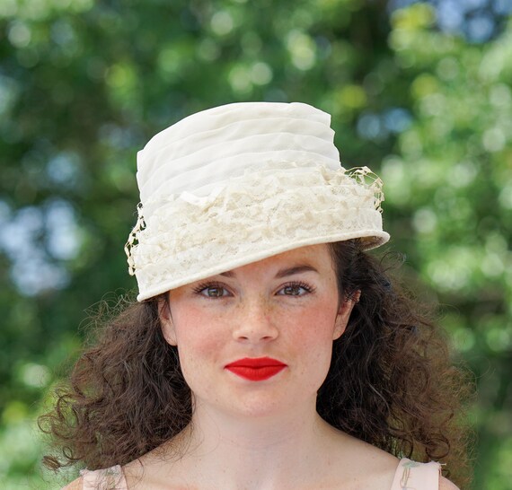 Vintage 60s Mod Orange Mohair Cloche Hat w/Bow, Llamasene S
