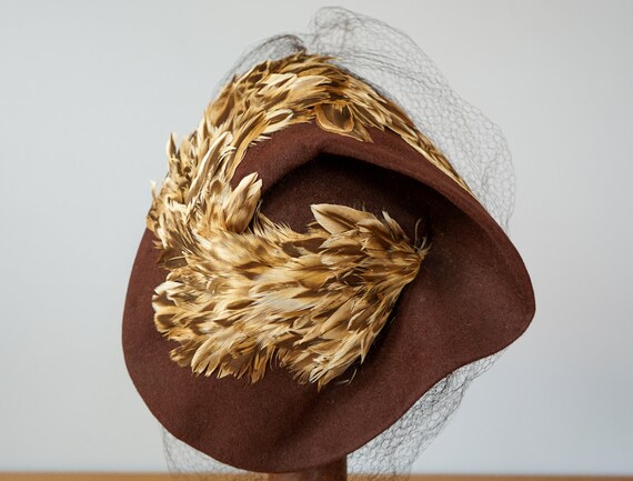 Vintage Tilt Topper Hat with Feather, 1940s Hat, … - image 9