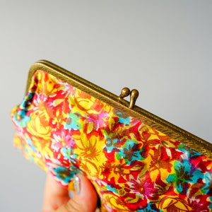 Vintage Floral Satin Cosmetic Bag/ Clutch Purse/ 1960s Bag/ Coin Purse/ Vintage Purse/ Retro Purse/ Vintage Bag/ Money Pouch/ Toiletry Bag image 3