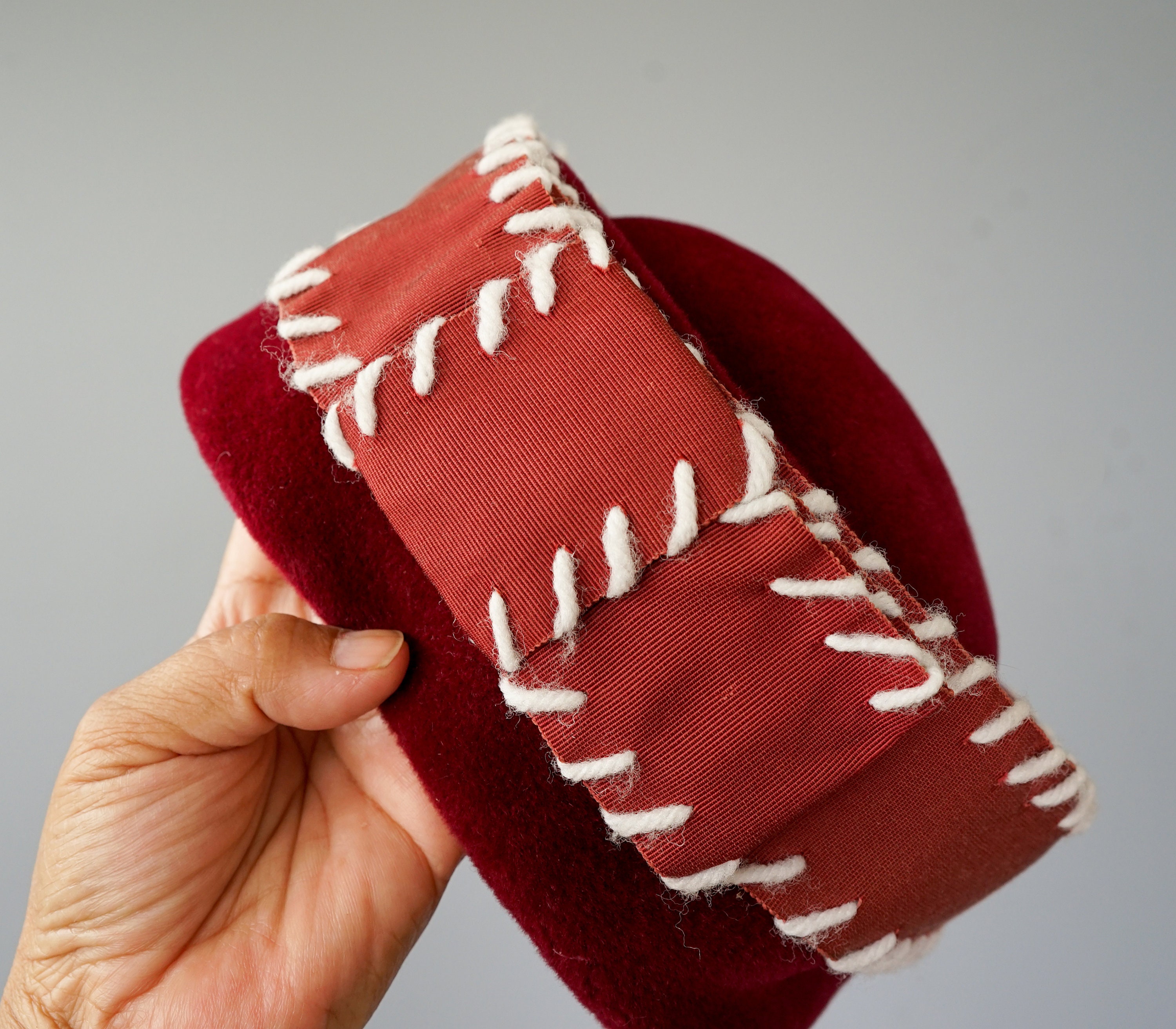 Vtg 1950s‎ Duchess Red Wool Fur Felt Pillbox Hat Leather Bow Body Made in Italy Wonderland main image 2