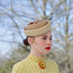 Vintage Bow Straw Pillbox Hat, 1950s-60s Hat, Vintage Hat, Vintage Women Hat, Spring Summer Hat, Retro MCM Hat, Wedding Hat, Royalcore Hat