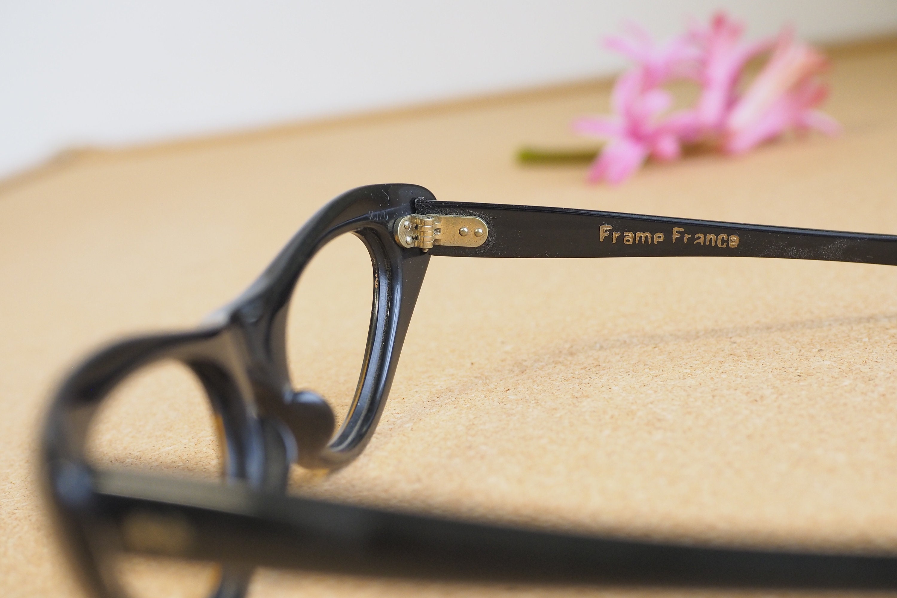Vintage Cat Eye Glasses 1960 display picture 3