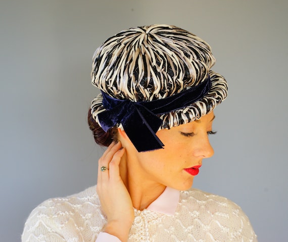 Vintage Raffia Bucket Hat, Bubble Hat, Vintage Straw Hat  display picture 1