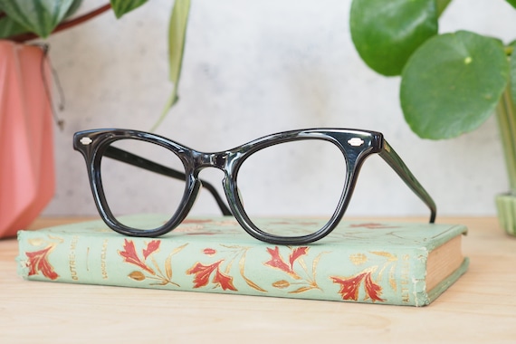 Vintage Cateye Eyeglasses Glasses 1960's Cateye M… - image 1