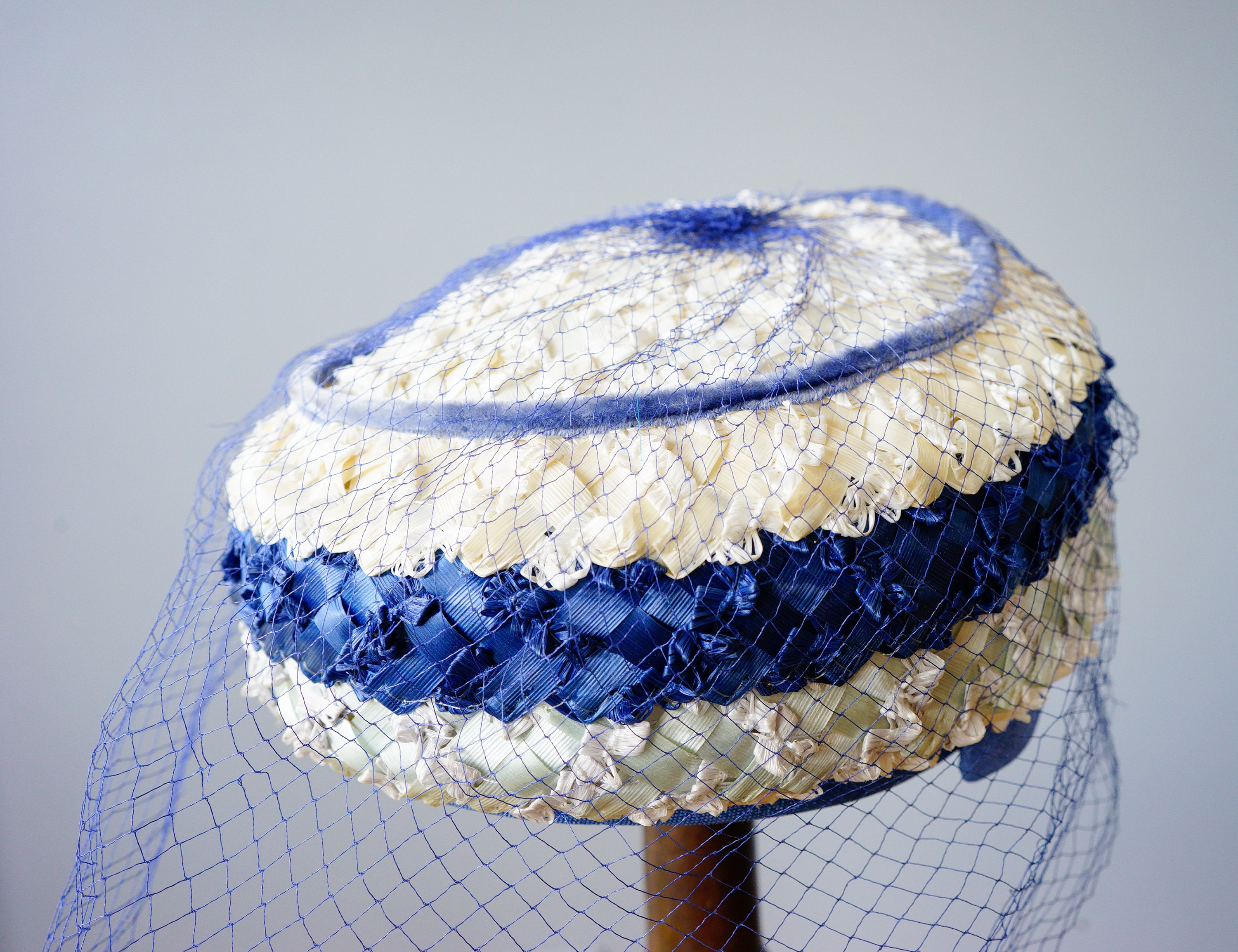 VTG 50s Straw Kentucky Derby Hat Colorful Pleated Band Net Veil Pillbox Vintage Straw Pillbox Hat With Veil, 1950s-60s Hat, Vintage  main image 3