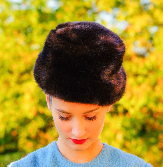 Vintage Rabbit Fur Cossack Hat, Cloche Hat, Vinta… - image 3