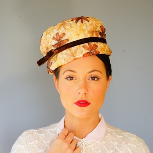 Vintage Floral Straw Raffia Hat, Vintage cloche Hat, Womens Hat, 1950s 1960s Hat, Vintage Millinery, Pillbox Hat, Floral Hat, Wedding Hat