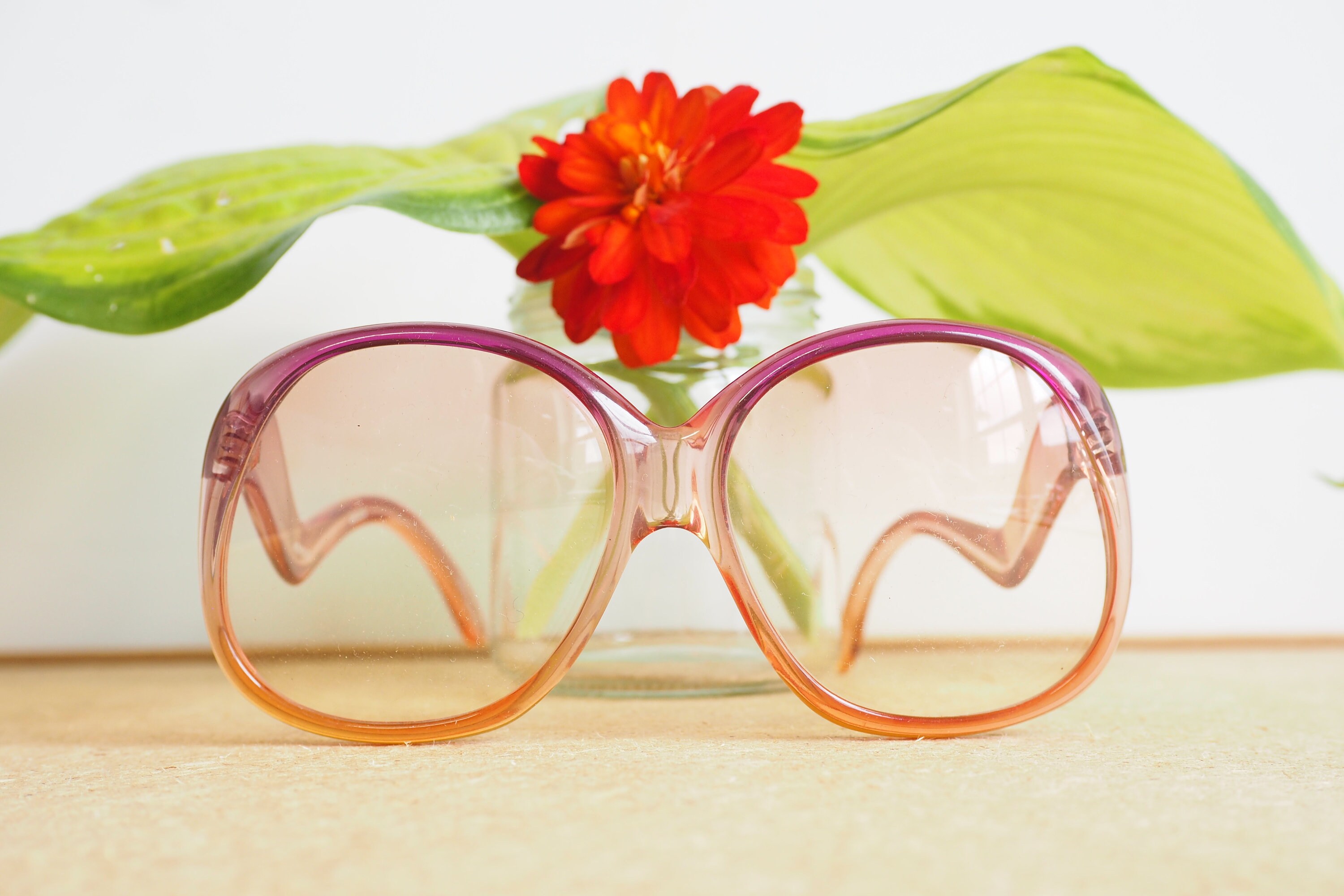 Vintage Sunglasses 1970 display picture 2