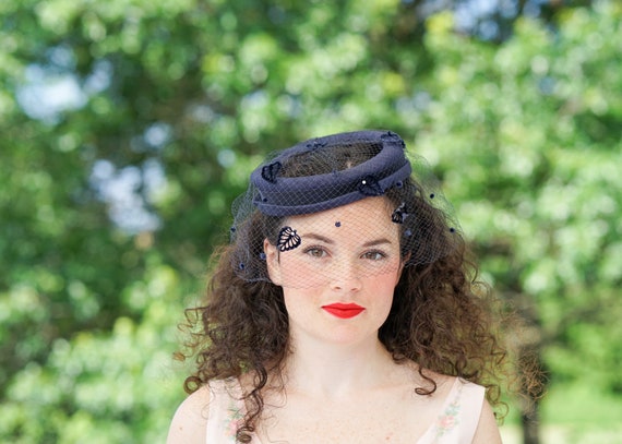 Vintage Black Floral Veil Cocktail Hat‎ Fascinator S/M 1950s 60s Vintage veil fascinator: black - Gem main image 4
