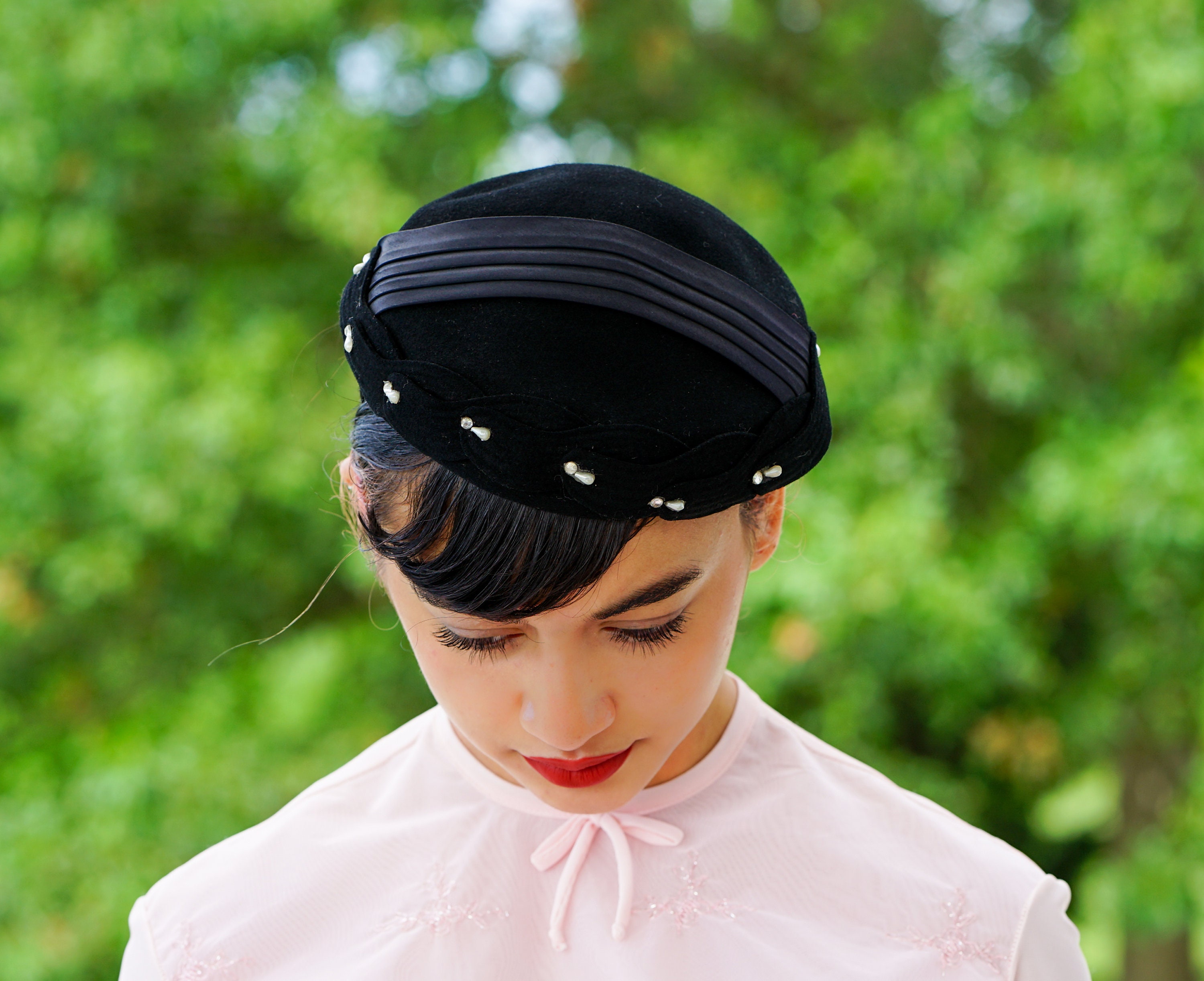 Vintage Black Wool Bead Half Hat, Close Hat, Vintage Hat, 1950s-60s Hat, Vintage Millinery, Cocktail Hat, Tea Party Hat, Vintage Retro Hat