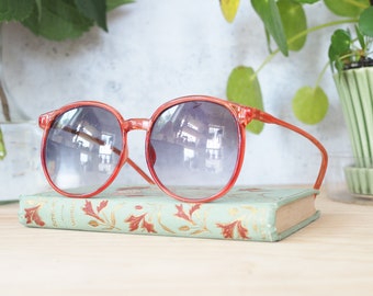 Vintage Sunglasses 1970s  Made In Taiwan red Clear toner Disco era boho Hippie