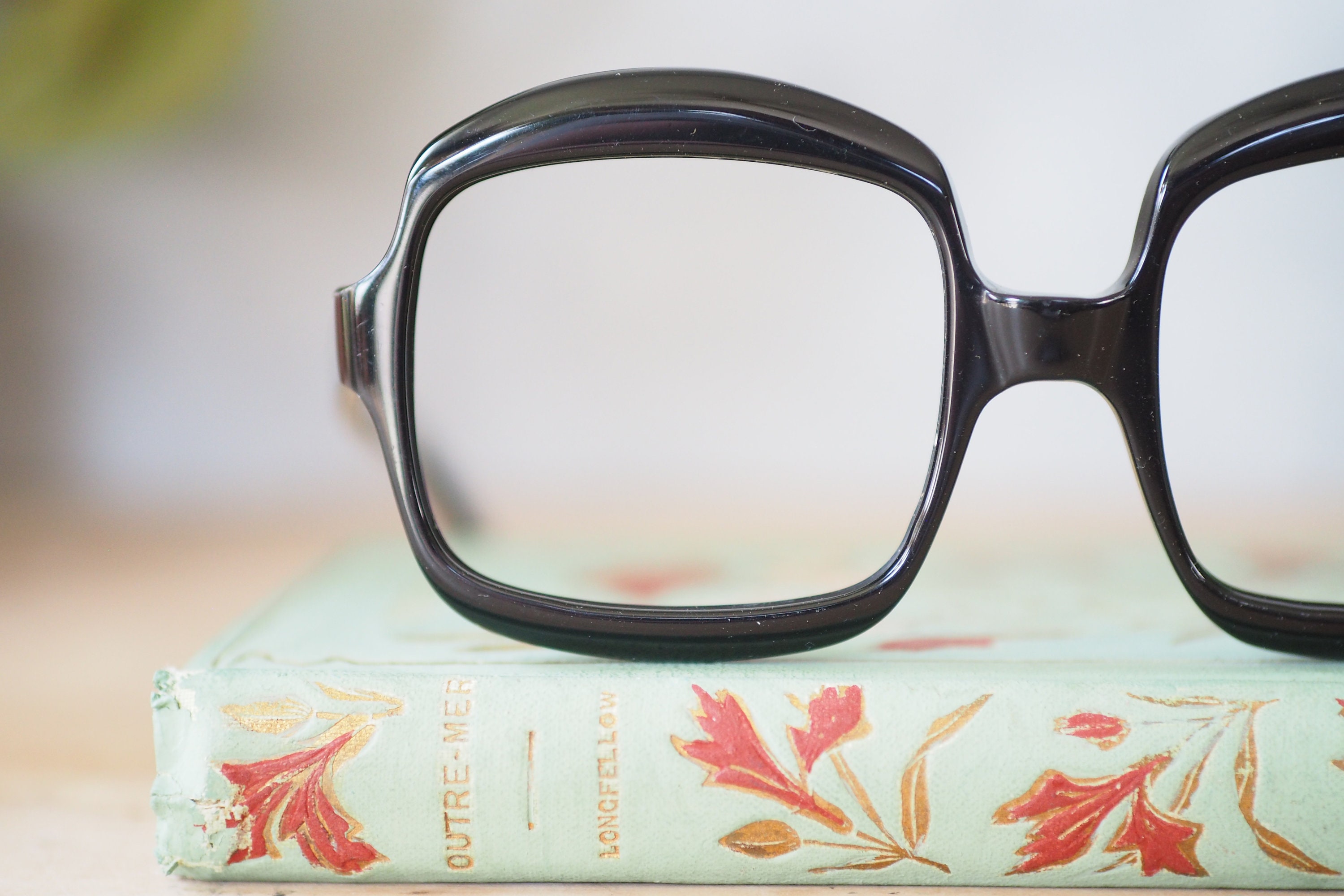 Vintage Eyeglasses 1960 display picture 3