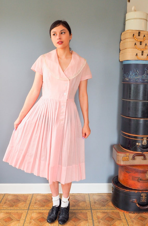 Vintage 1950s Cape Collar Pink Dress Size M, Vinta