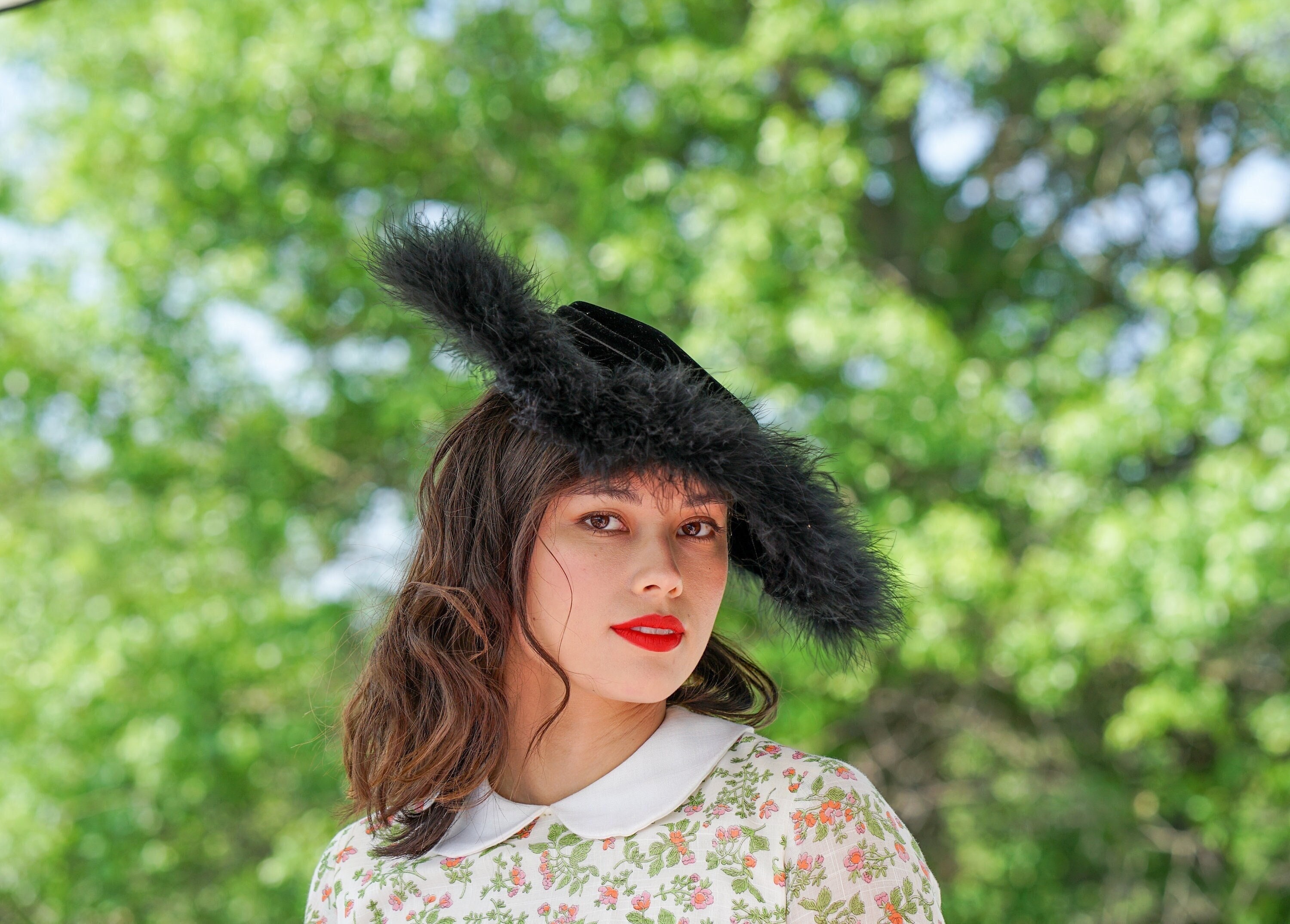 Vintage Feather Cartwheel Hat, Wide Brim Hat, 1950s Hat  display picture 2