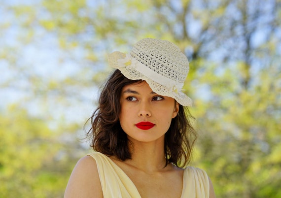 Vintage Floral Daisy Straw Boater Hat, Easter Bonnet Hat 