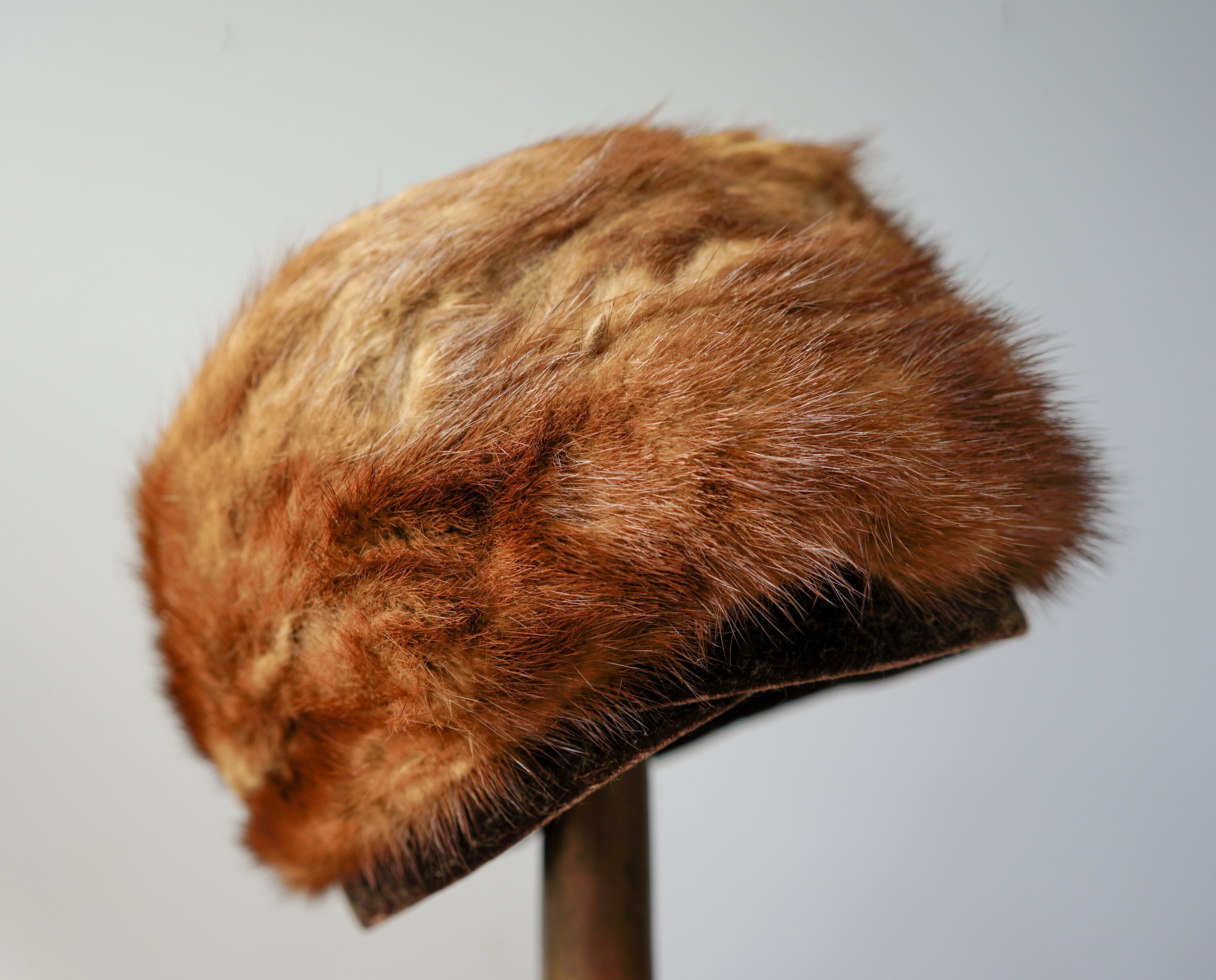 Vintage Shearling Lamb Fur Cossack Hat Brown 1960s Russian Style Round Pillbox Vintage Shearling Fur Pillbox Hat, Cossack Hat, Vintage Fur  main image 4