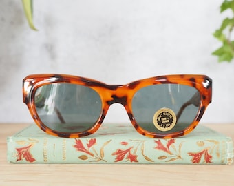 VINTAGE SUNGLASSES: 1980s Brown Tone New Old Stock Made in  display picture 2
