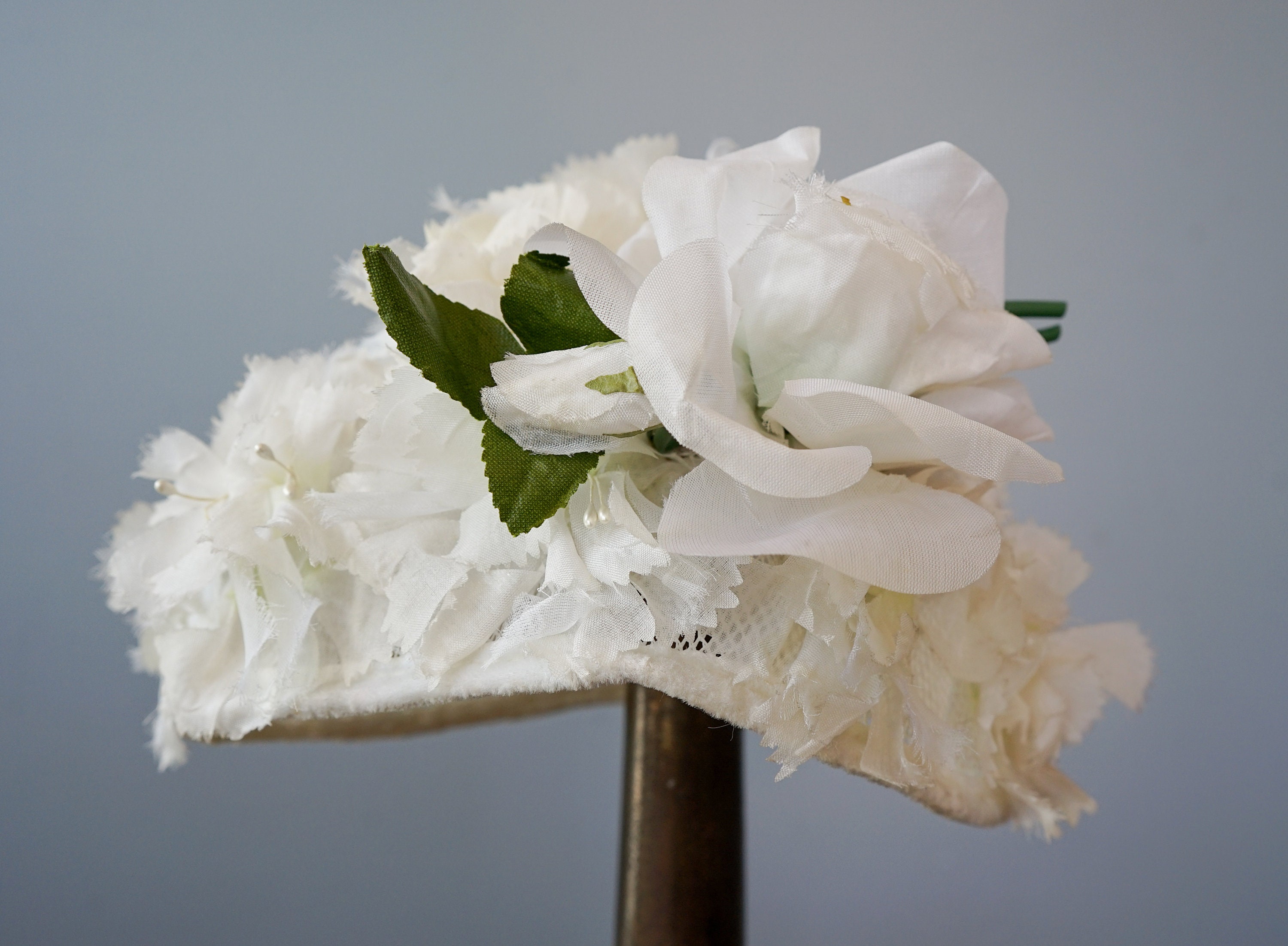 Vintage 1960s White Floral Cloche Hat Double Fabric Brim Retro Mid Century Style Vintage Floral Cloche Hat, Vintage Hat, 1950s-1960s Hat  main image 2