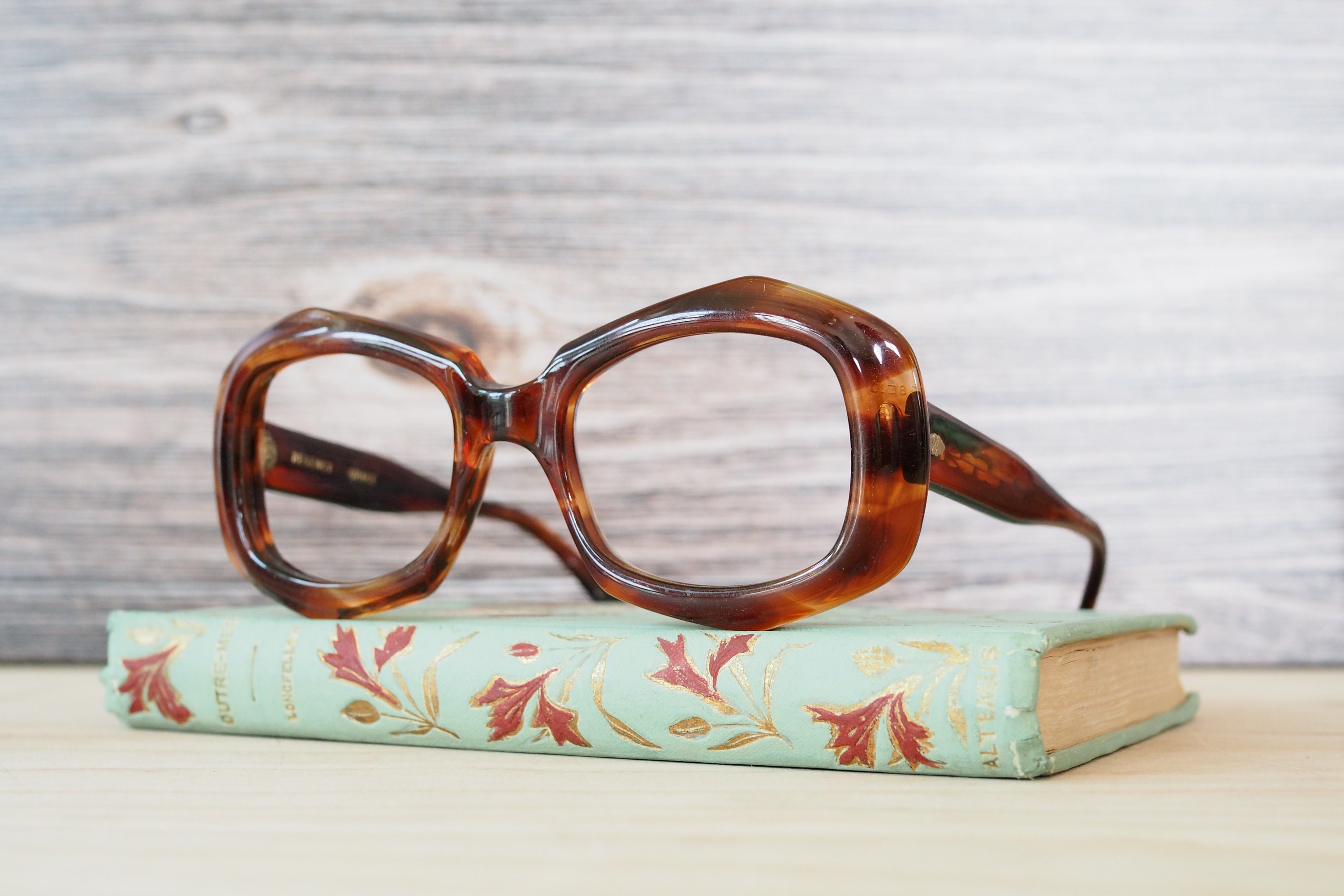 Vintage Eyeglasses 1960 display picture 1